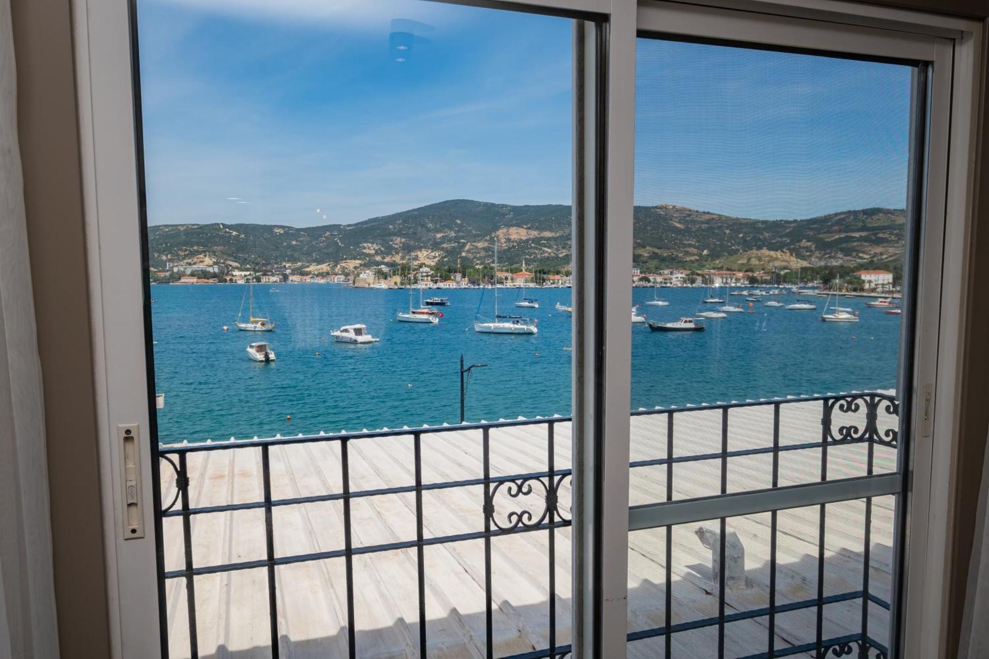 Bd Suites Foça Exteriör bild