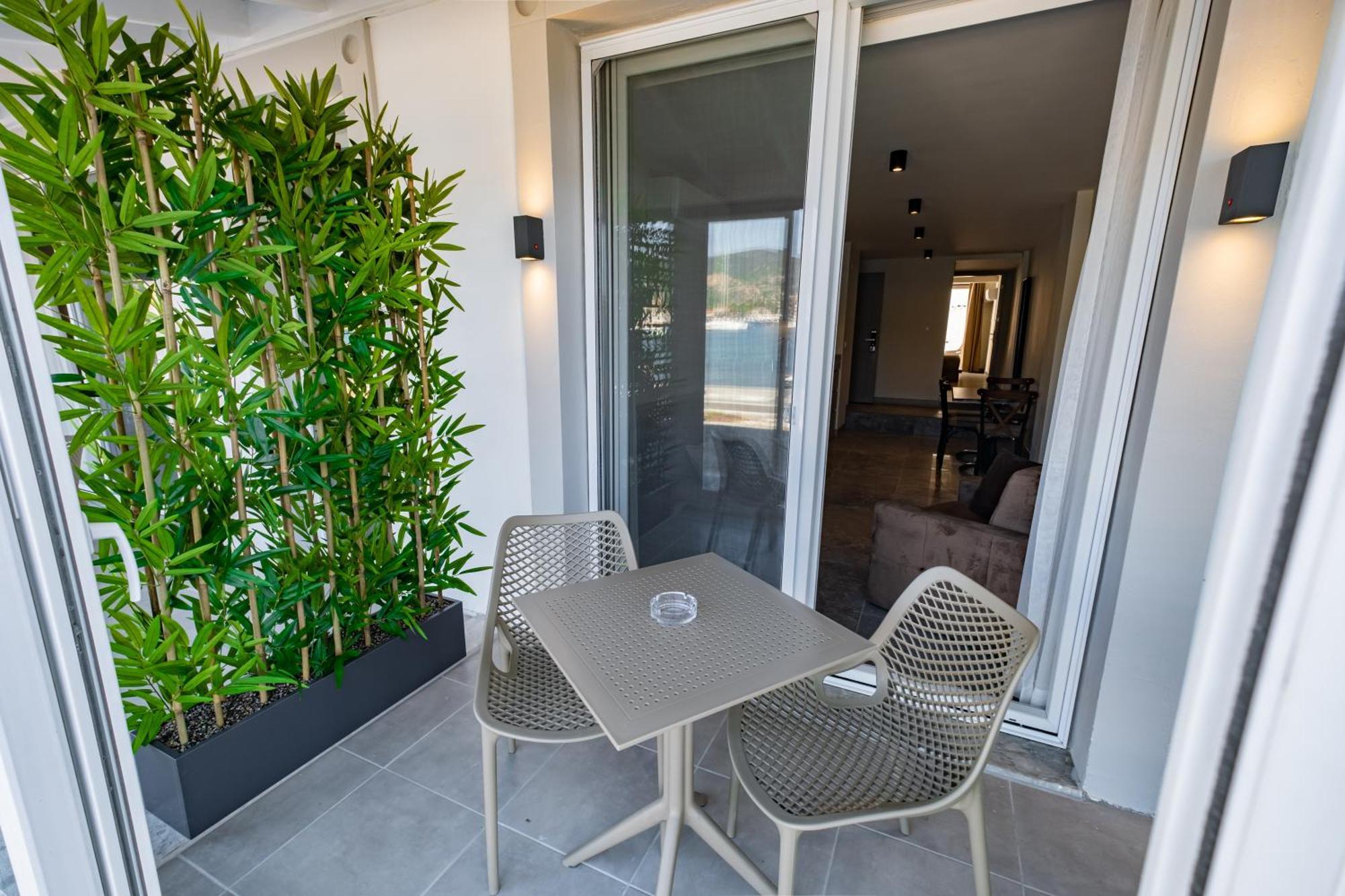 Bd Suites Foça Exteriör bild