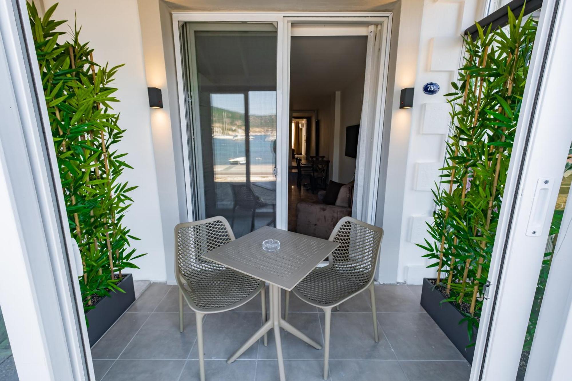Bd Suites Foça Exteriör bild
