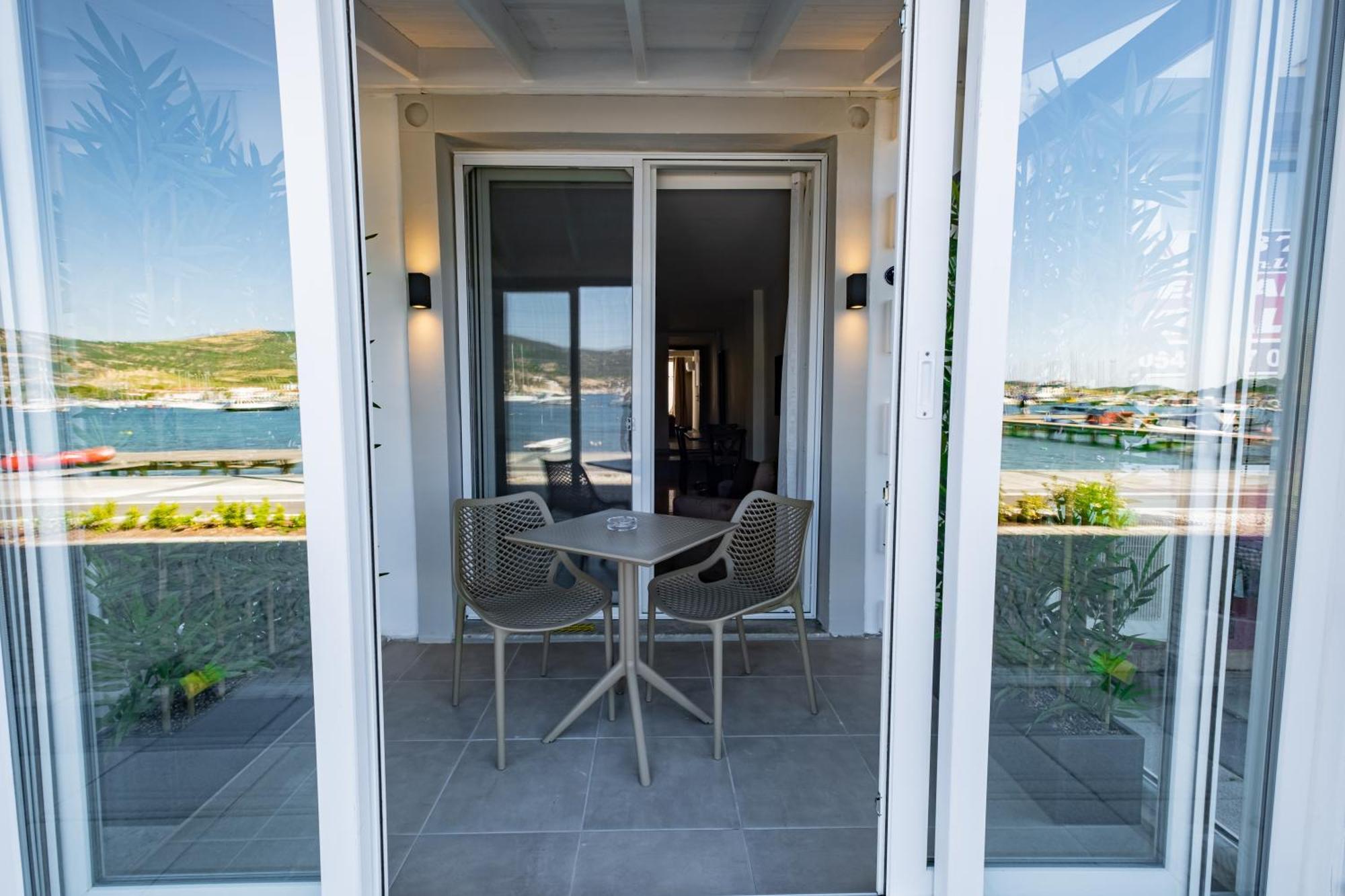 Bd Suites Foça Exteriör bild