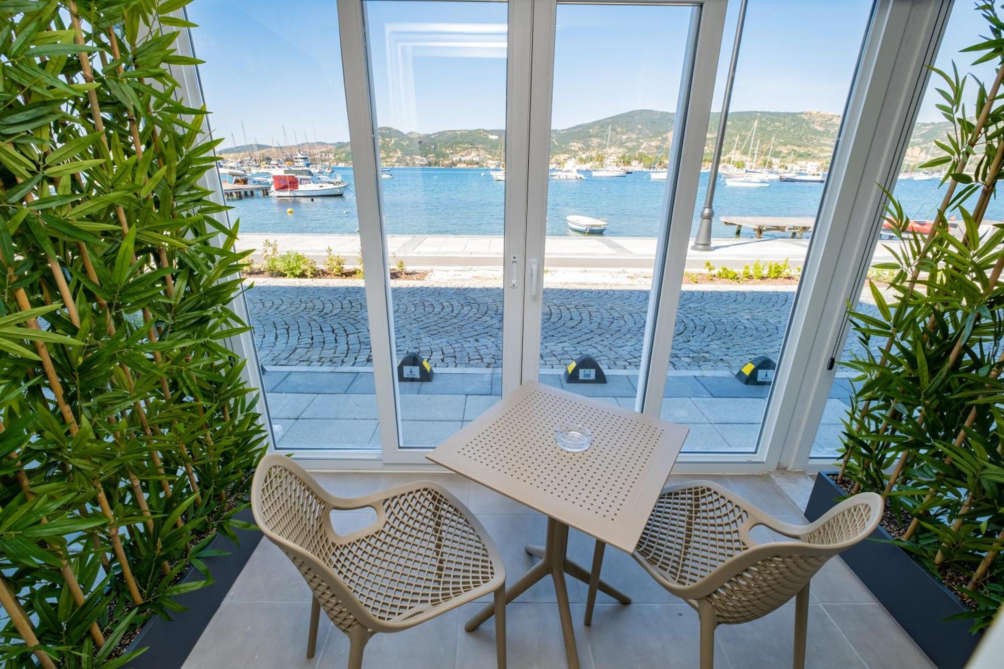 Bd Suites Foça Exteriör bild